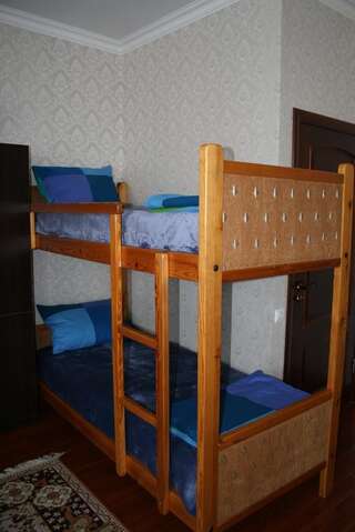 Хостелы Hostel Americana Нур-Султан Спальное место на двухъярусной кровати в общем номере для мужчин-4